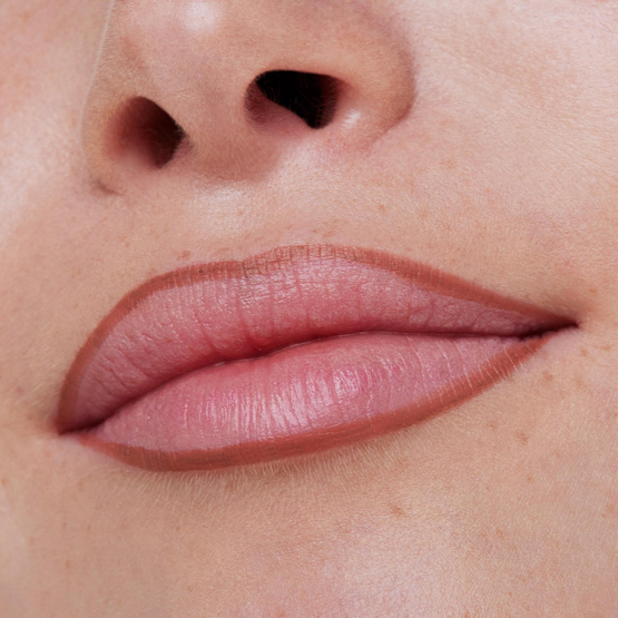 essence 8h Matte comfort lipliner Konturówka matowa 01 Cinnamon Spice